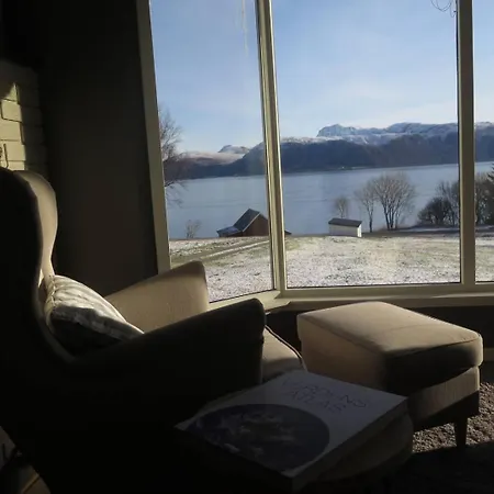 Sara's Fjord View House Дом отдыха *